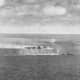在美国舰载机攻击期间，“瑞佳号”和“若月号”驱逐舰正在进行中。