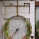 bicycle-wheel-wreath-ideas