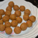 Step seven: Make small lemon-sized balls.