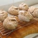 6 warm bread rolls