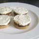 Set Christmas pudding cheesecakes