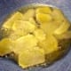 3. Potato that is finely sliced and fried until golden brown. Put it aside for use later.