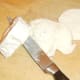 Slicing goats cheese