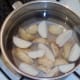 Chipped potatoes are steeped in cold water
