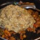 Step five: Add mashed eggplant pulp. Combine well with the contents in the pan. Cook for a minute. If needed, add a very small amount of water to get the right thickness. Turn off the heat.