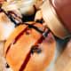 Make the cross. I use a ready-made chocolate caramel.