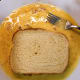 The key to getting crispy French toast is to soak the bread with a thin layer of batter.