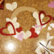 Arrange your hearts on your wreath to your taste.