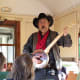 Banjo Billy entertained us on the way back to the hotel.