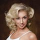 short ear level curls for brunette shaded hair