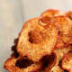 Delicious red apple chips