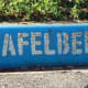 Tafelberg Rd. Named after Table Mountain. In Afrikaans it is Tafelberg.