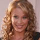 Kristen Renten: Curly long hairstyle