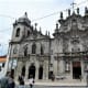 Igreja dos Carmelitas (left) and Igreja do Carmo (right).