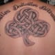 A clover-shaped knot. (by Tom Chetelat, American Tattoo, Baltimore Maryland)