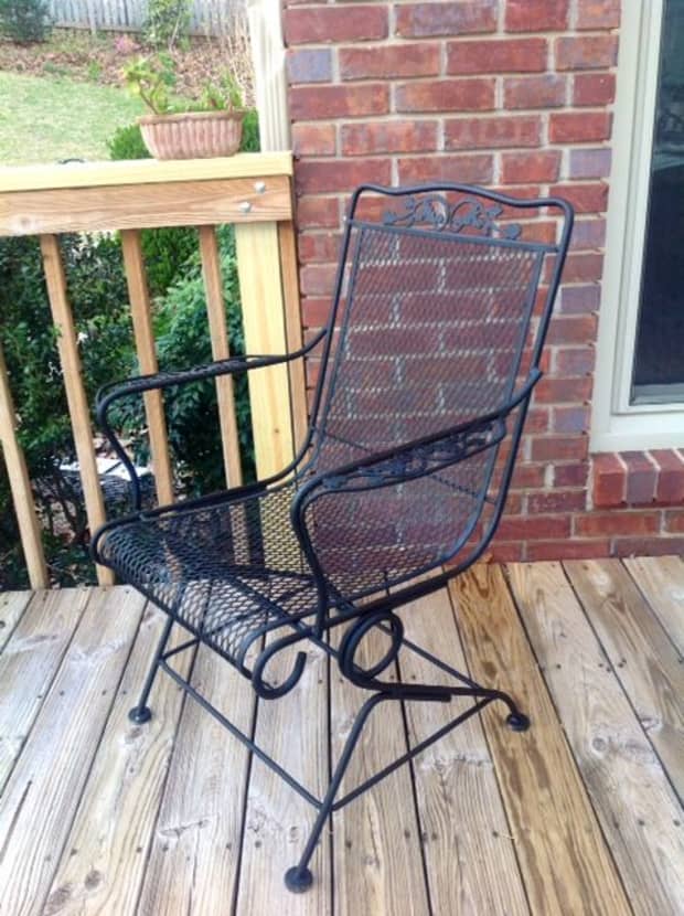 Diy How To Paint A Vintage Wrought Iron Chair Dengarden Paint A Vintage Wrought Iron Chair, How To Paint Wrought Iron Furniture With A Brush