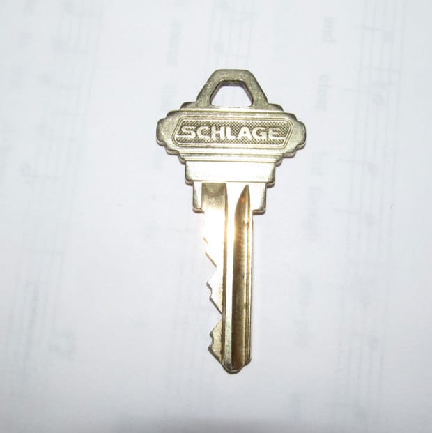 locksmith Lockout Key Schlage SC1 Pre-cut Key With Rubber Ring