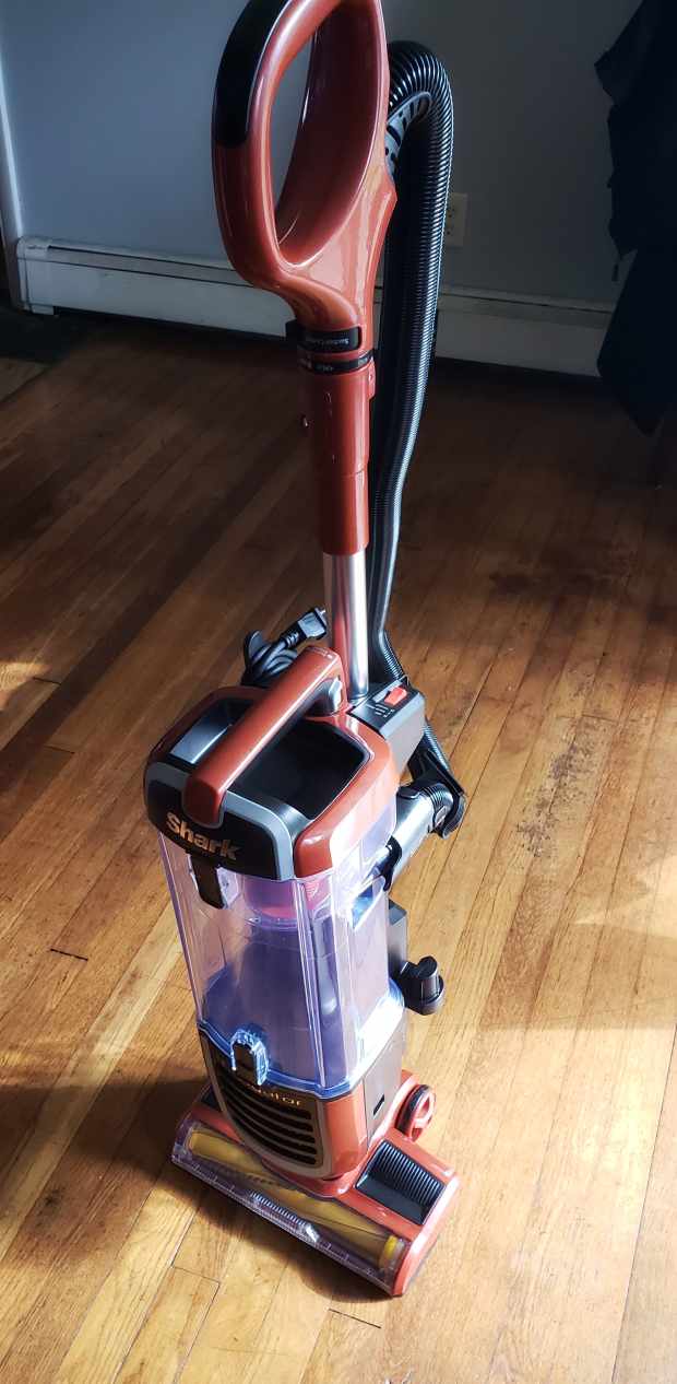 Vacuum Review: Shark Navigator Pet With 
