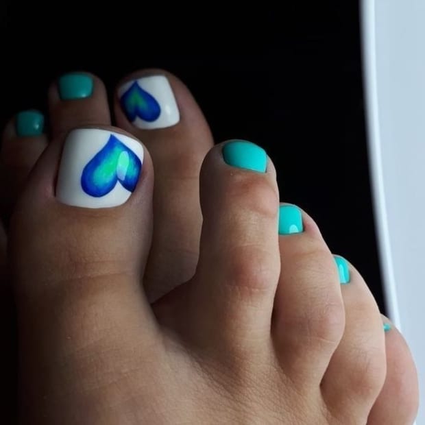 dark blue toe nail art