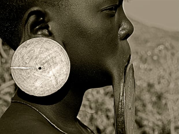 african ear stretching