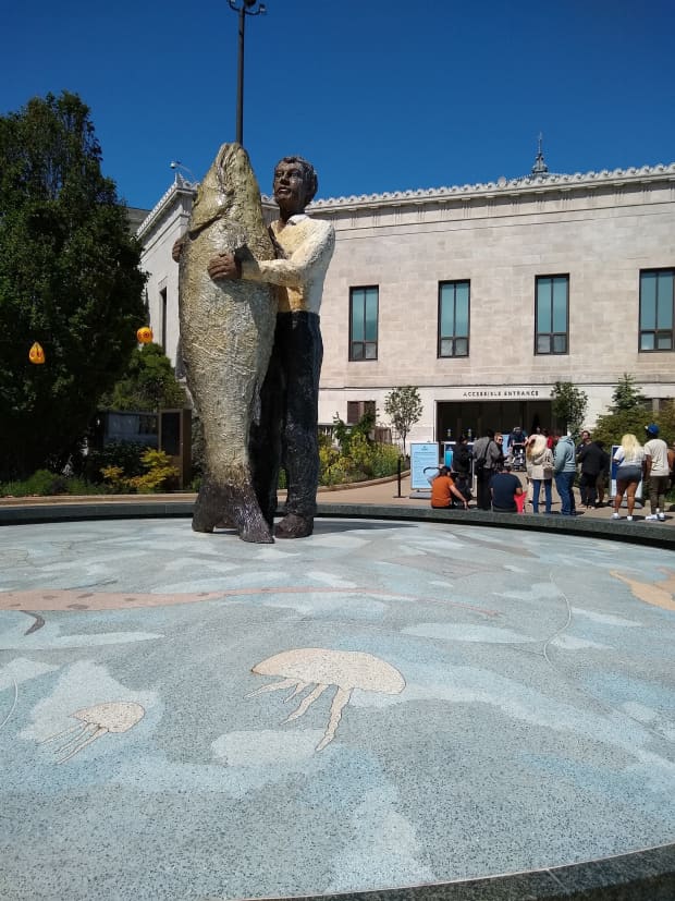 Man With Fish – Chicago, Illinois - Atlas Obscura