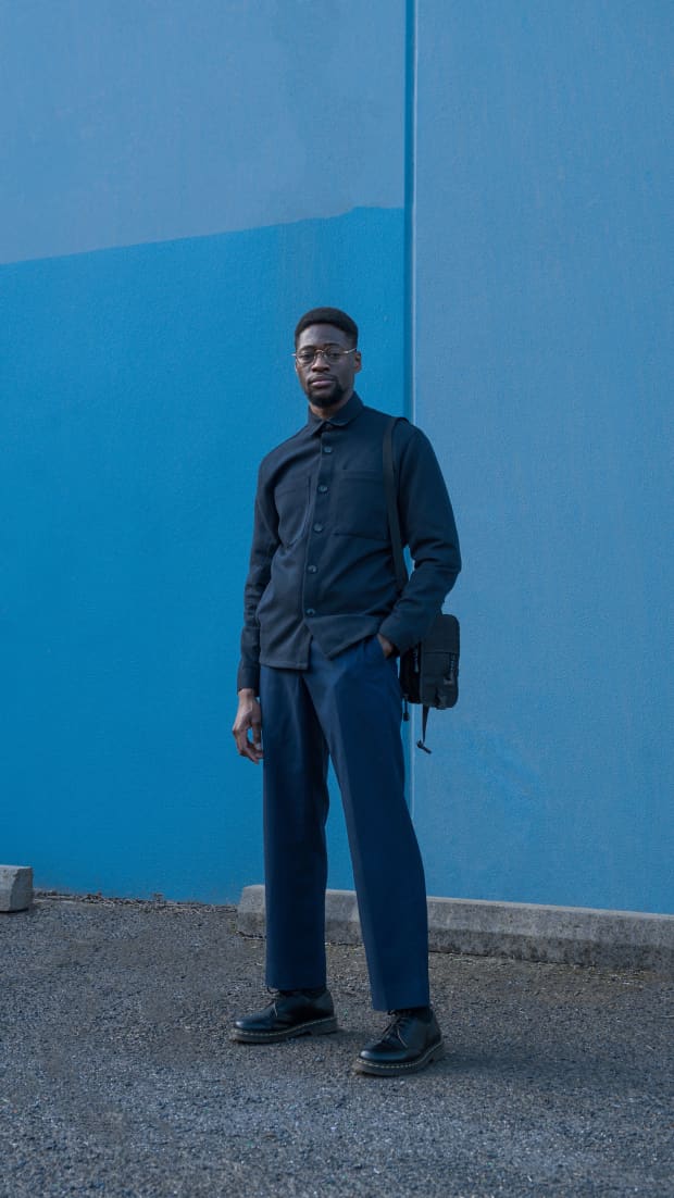 what color shirt goes with blue dress pants