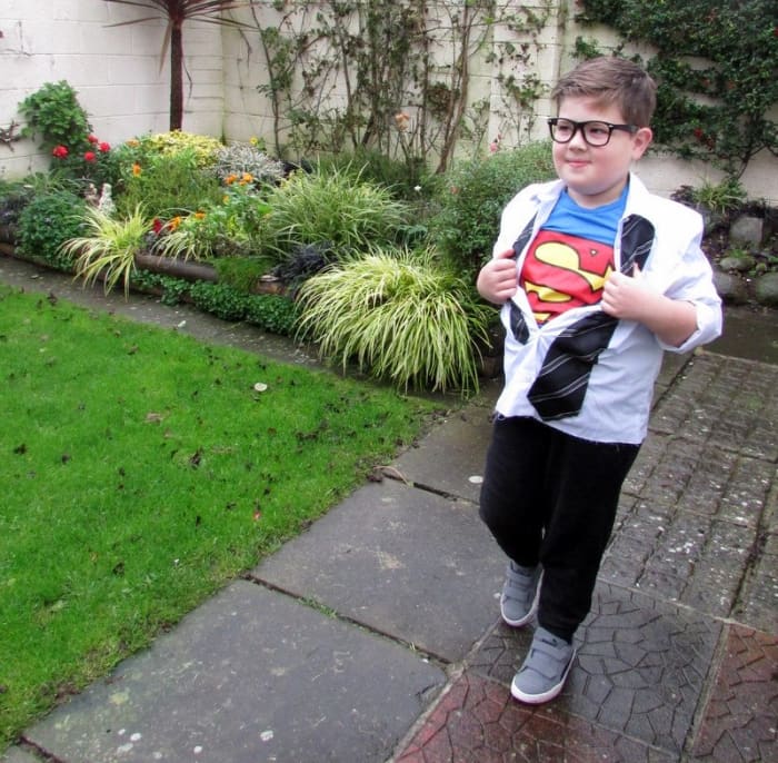 How To Make A Supermanclark Kent Halloween Costume At Home Holidappy