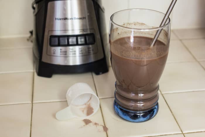 Protein shakes made with whey powder are an excellent complete plant-based protein source for vegetarians.