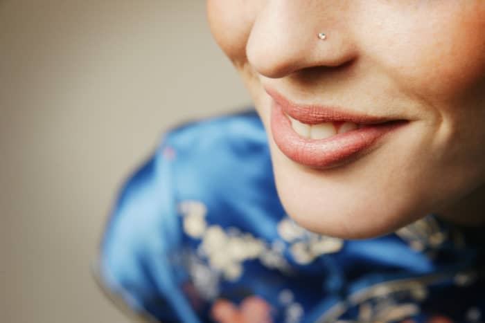 While some experts say that bulimia has nothing to do with acne, others argue that there is a connection.
