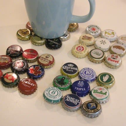 I couldn't find a tutorial for these coasters, but it wouldn't be too hard to figure out a technique.