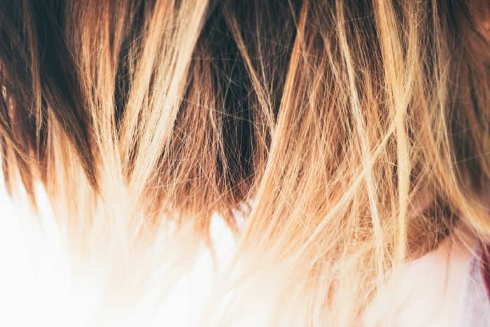 If you are bored and would like to liven up your evening, why not highlight your own hair? It may be a challenge, but it can be done.