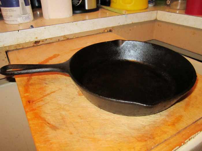 How to Season Cast Iron Skillets, Pans, and Dutch Ovens Delishably