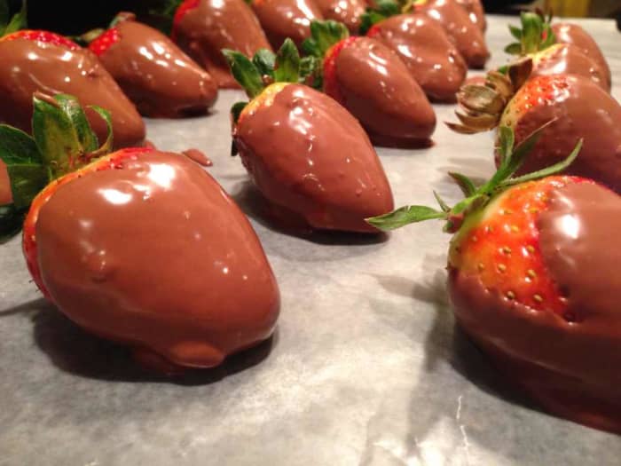 How to Make Hand-Dipped Chocolate-Covered Strawberries - Delishably