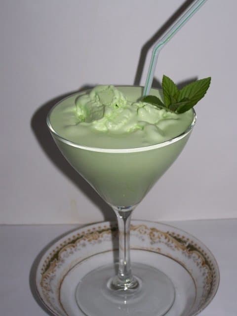 Make-Ahead Grasshopper Ice Cream Frozen Drink Recipe - Delishably