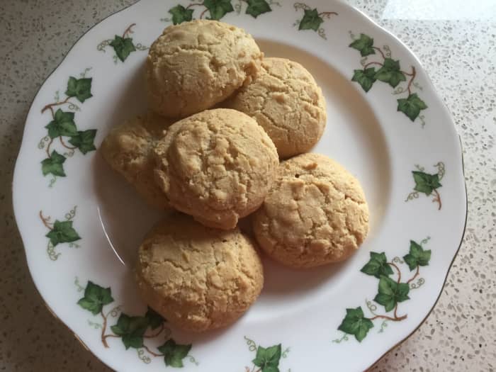 Grantham gingerbread cookies have a sweet, crunchy shell and a hollow honeycomb centre. They are quite different from other forms of gingerbread.