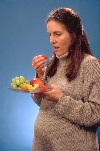 Eating small snacks throughout the day will help curb symptoms of morning sickness.