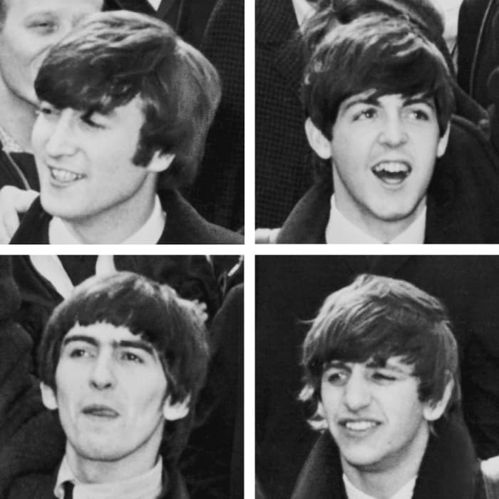 os Beatles chegam a Nova Iorque em 1964. 