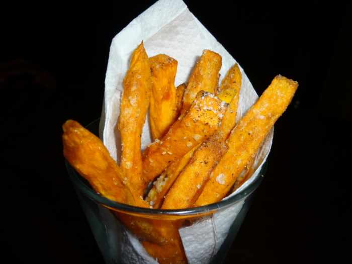 How to Make Crispy Sweet Potato Fries Delishably