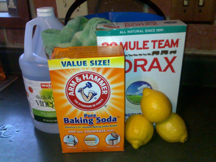 Borax and lemons OR baking soda and white vinegar are all you need to make homemade toilet bowl cleaner.