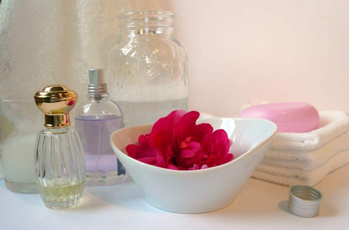 Easy Homemade Perfume Recipes for Women