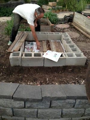 How to Build a Concrete Block Raised Bed Garden - Dengarden