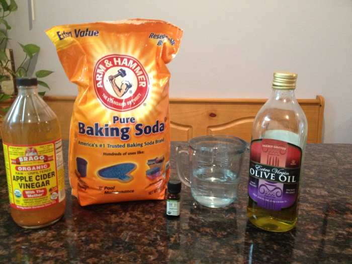 Ingredients for DIY Shampoo With Baking Soda