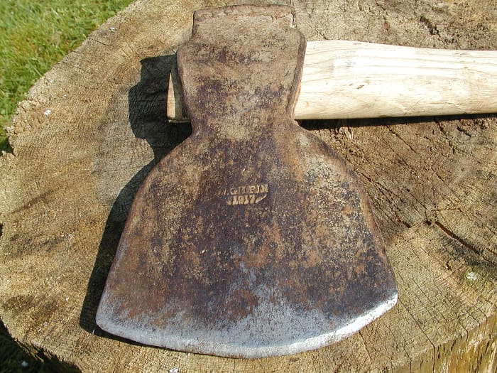 Axes can also be sharpened with a grinder. Grind both sides of the blade at about 30 degrees - Finish off with a sharpening stone