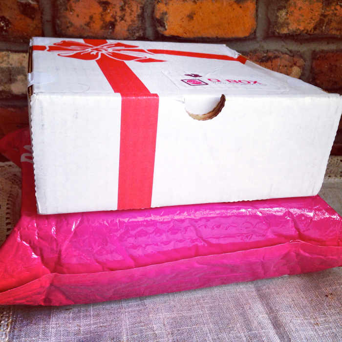 I received two Korean subscription boxes on the same day! This is the packaging the boxes come in.