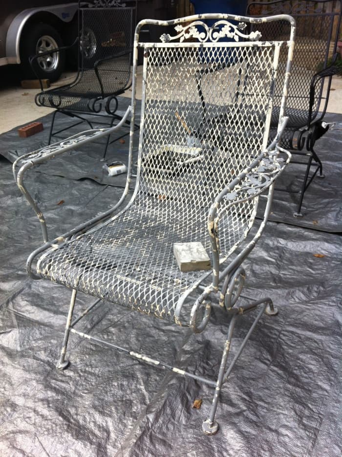 DIY How to Paint a Vintage, Wrought Iron Chair Auber sans la peur