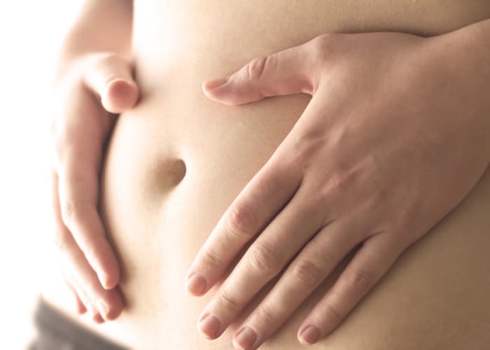 What are the early signs and symptoms of pregnancy?