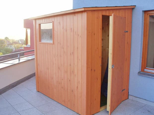 Lean-to sheds are the most cost effective and easiest sheds to build—they're particularly good if you're short on land and need to stay close to a building, garden wall, or fence.
