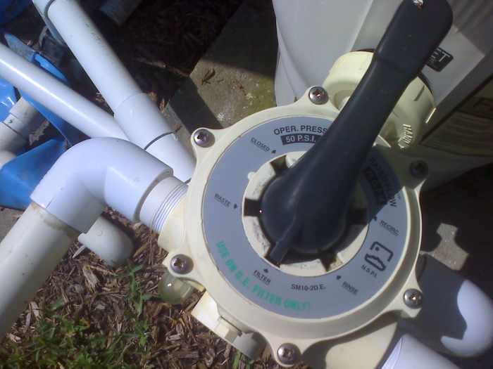 What Is a DE Pool Filter and How Does It Work? Dengarden