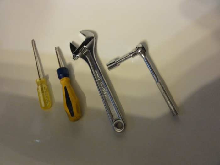 How to Fix Noisy Shower Pipes and Stop the Banging Noise Dengarden