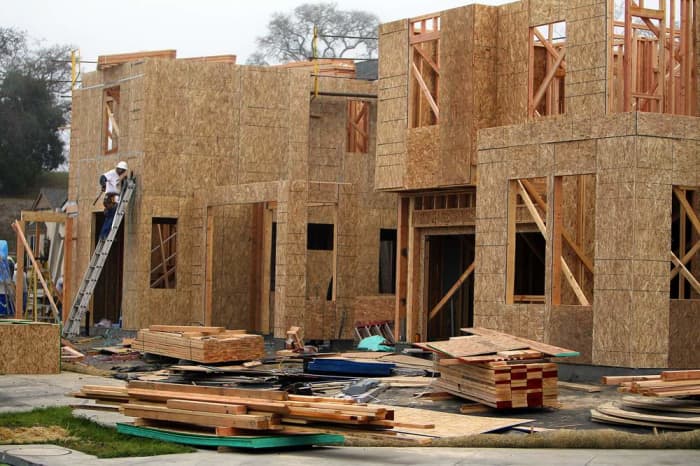 Unfortunately it is unlikely that many U.S. houses or buildings will still be around 500 years from now.